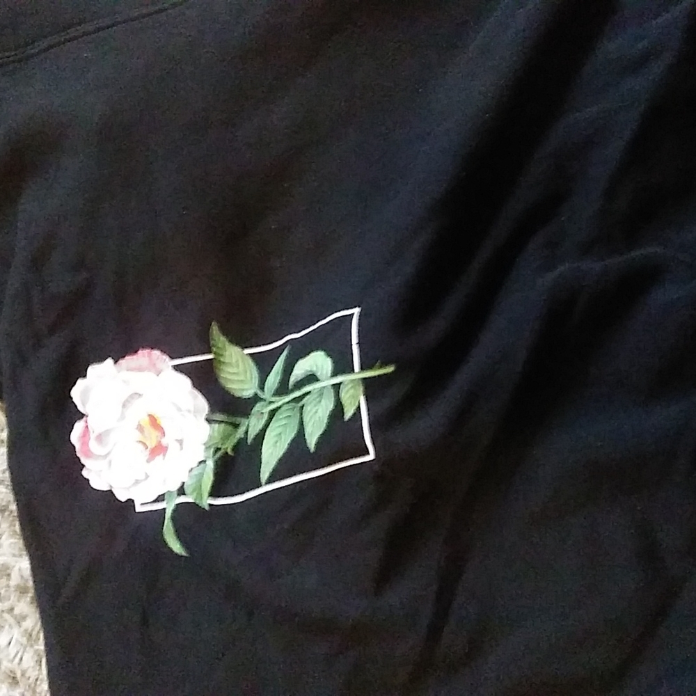 Shawn Mendes sweater